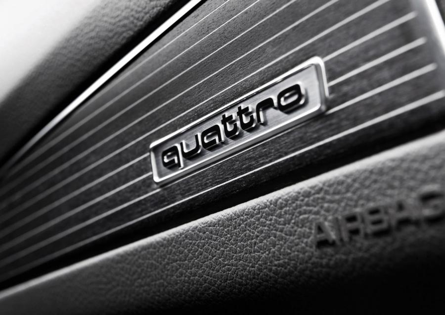 Логотип Audi SQ5 TDI (8R) 2013 года  (WW) (фото 26 из 73)